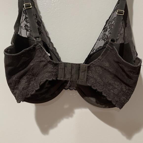 Natori Gray Color Cross back Lace Trimmed Bra - Picture 3 of 8